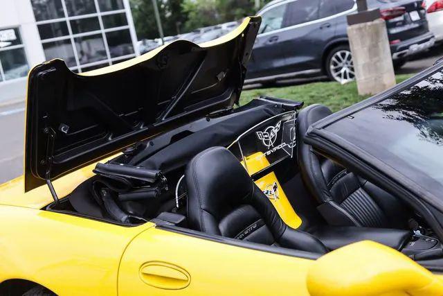 2003 Chevrolet Corvette Base