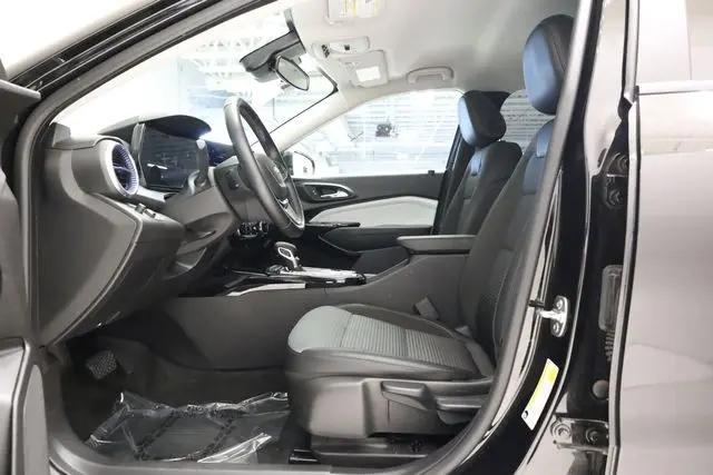 2025 Chevrolet Trax FWD LT