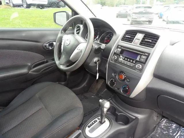 2015 Nissan Versa 1.6 SV