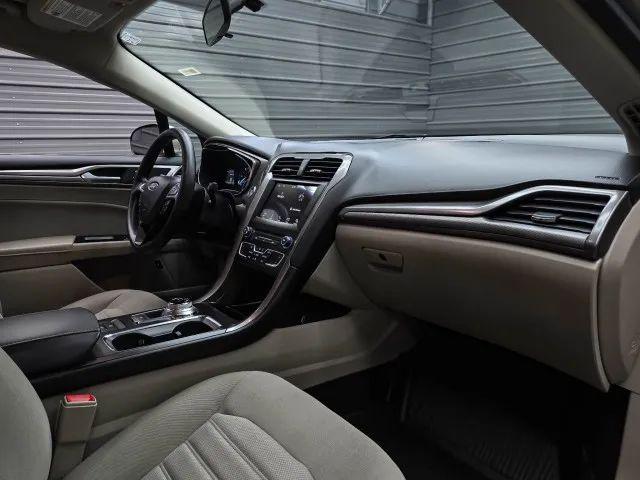 2017 Ford Fusion Hybrid SE