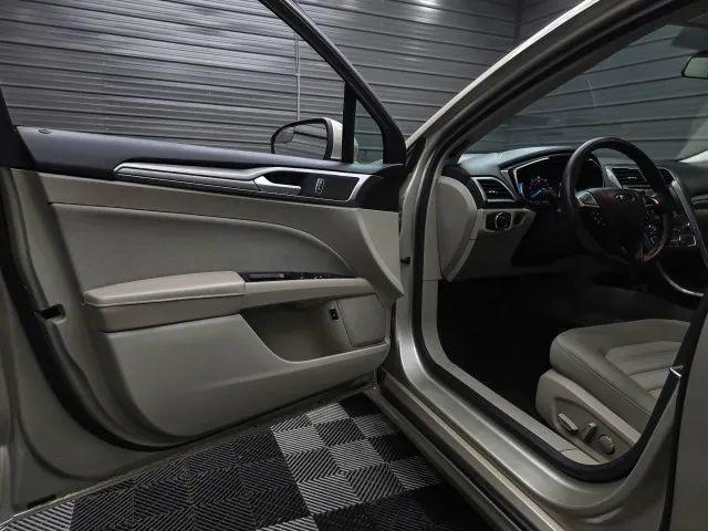 2017 Ford Fusion Hybrid SE