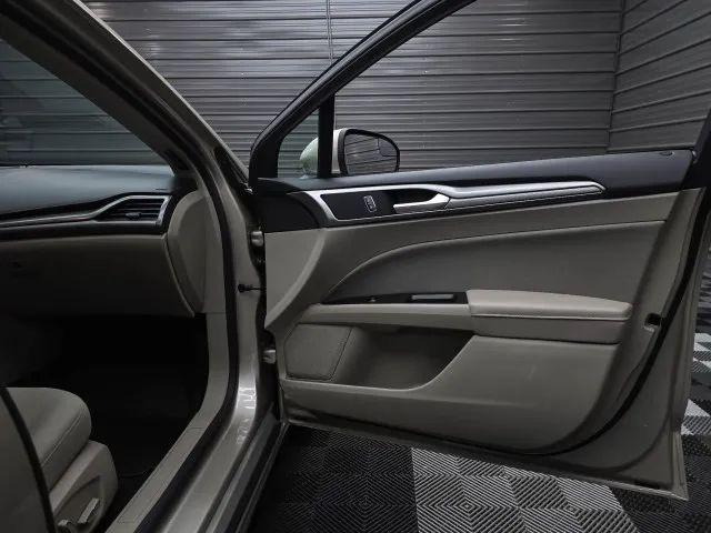 2017 Ford Fusion Hybrid SE