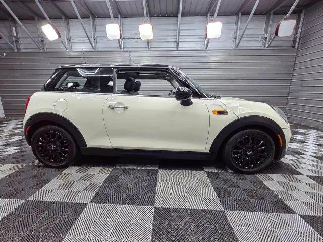 2017 MINI Hardtop Cooper