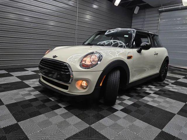 2017 MINI Hardtop Cooper