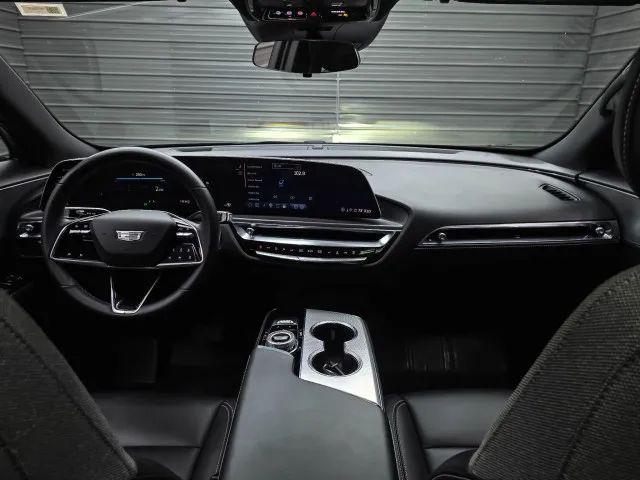 2024 Cadillac iQ Tech w/1SA