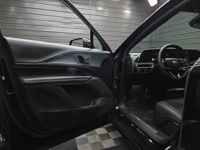 2024 Cadillac iQ Tech w/1SA