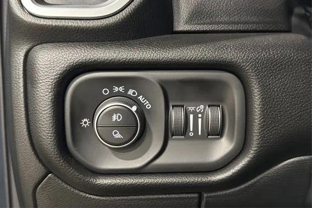 2025 Ram 1500 Big Horn Crew Cab 4x4 5'7" Box