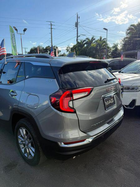 2024 GMC Terrain AWD SLT