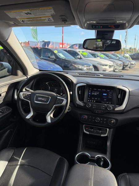 2024 GMC Terrain AWD SLT