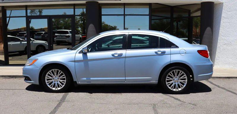 2013 Chrysler 200 Limited