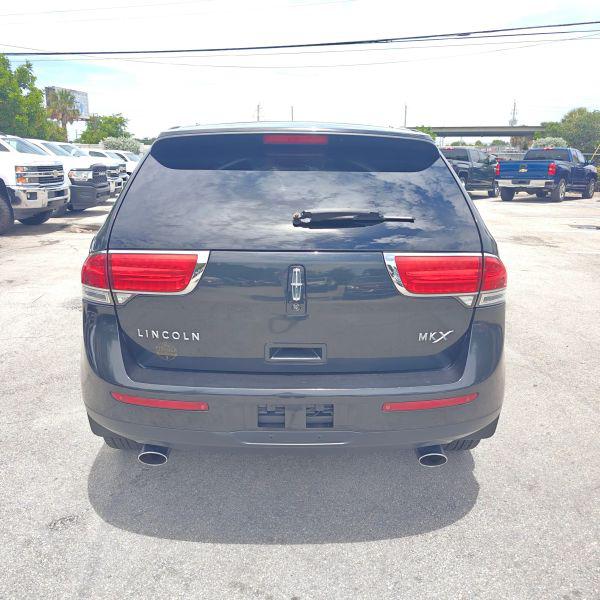 2013 Lincoln MKX Base