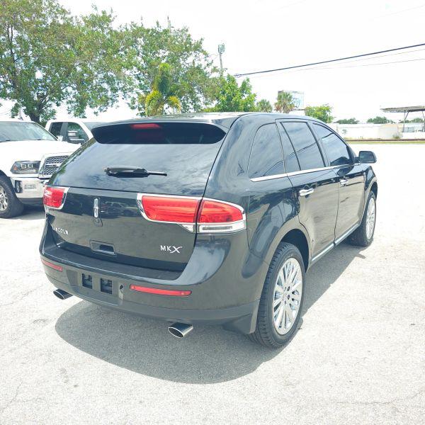 2013 Lincoln MKX Base