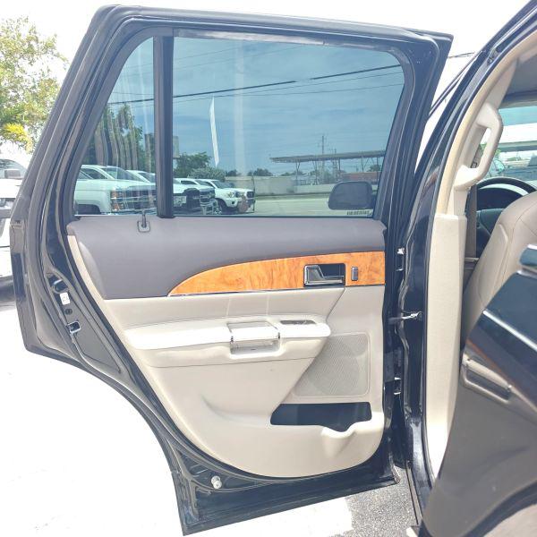 2013 Lincoln MKX Base