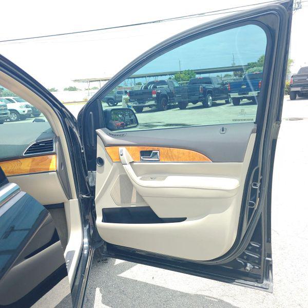 2013 Lincoln MKX Base