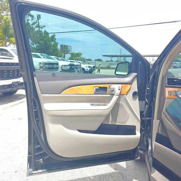 2013 Lincoln MKX Base