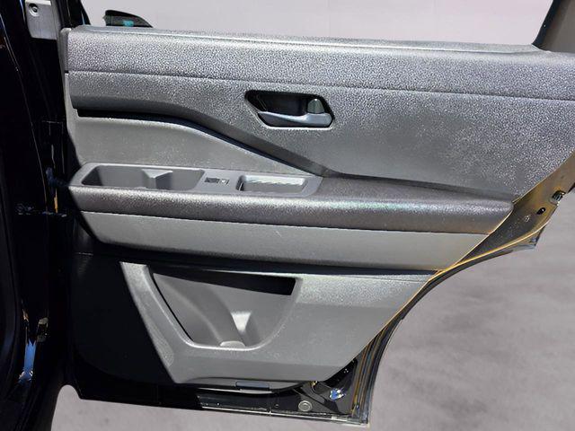 2024 Nissan Pathfinder S 4WD