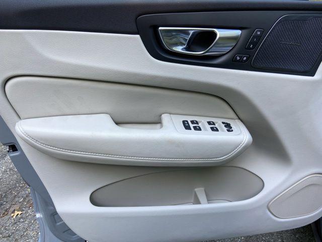2026 Volvo XC60 Plug-In Hybrid Ultra, T8 AWD Electric/Gasoline, Dark