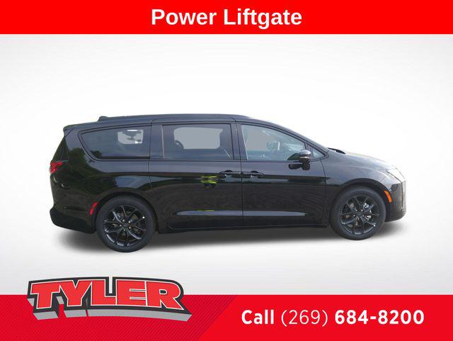 2027 Chrysler Pacifica Limited