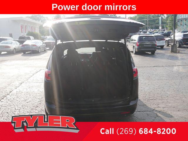 2027 Chrysler Pacifica Limited