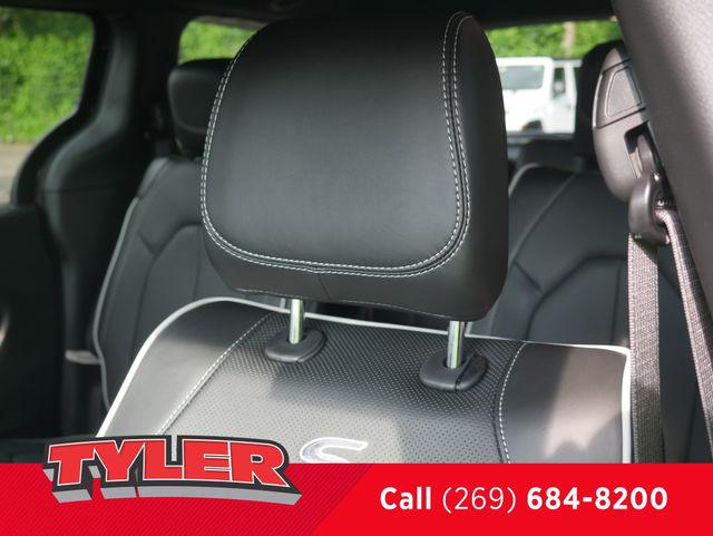 2027 Chrysler Pacifica Limited