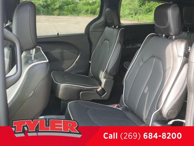 2027 Chrysler Pacifica Limited