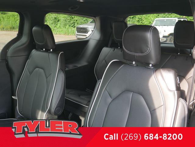2027 Chrysler Pacifica Limited