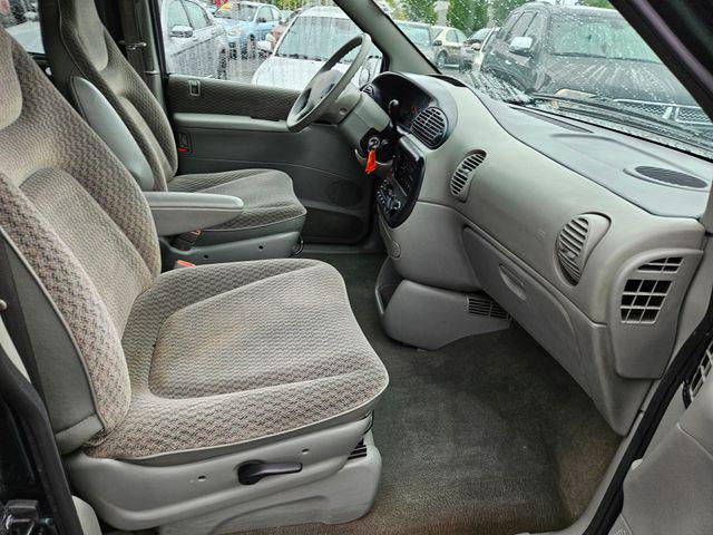 1998 Dodge Grand Caravan SE