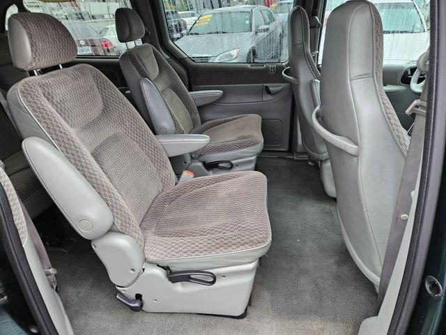 1998 Dodge Grand Caravan SE