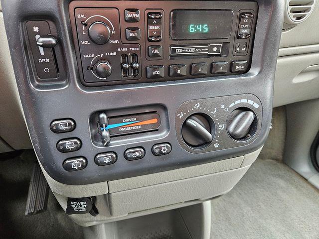 1998 Dodge Grand Caravan SE