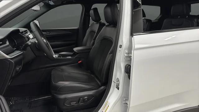 2024 Jeep Grand Cherokee L Altitude 4x4