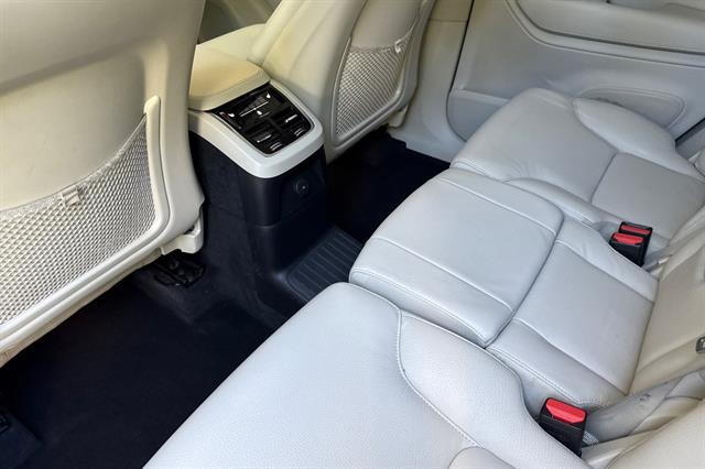 2025 Volvo XC90 Plug-In Hybrid Plus