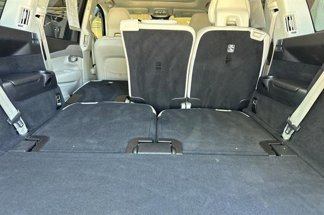 2025 Volvo XC90 Plug-In Hybrid Plus