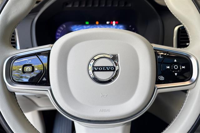 2025 Volvo XC90 Plug-In Hybrid Plus