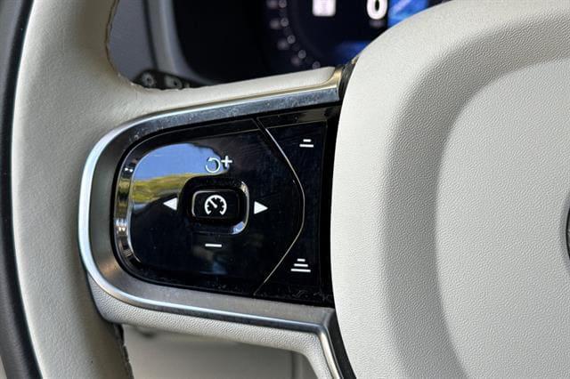 2025 Volvo XC90 Plug-In Hybrid Plus