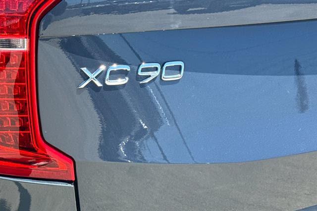 2025 Volvo XC90 Plug-In Hybrid Plus