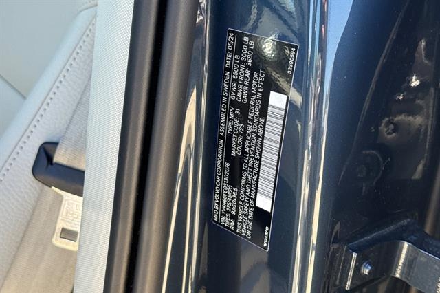 2025 Volvo XC90 Plug-In Hybrid Plus