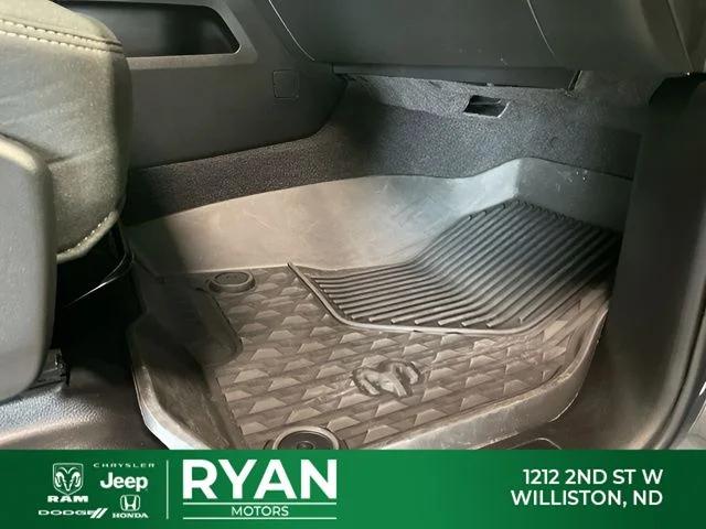 2025 Ram 1500 Big Horn Crew Cab 4x4 5'7" Box