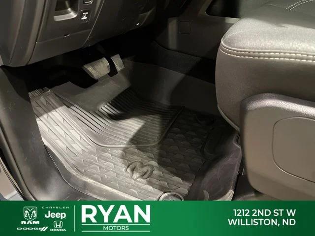 2025 Ram 1500 Big Horn Crew Cab 4x4 5'7" Box
