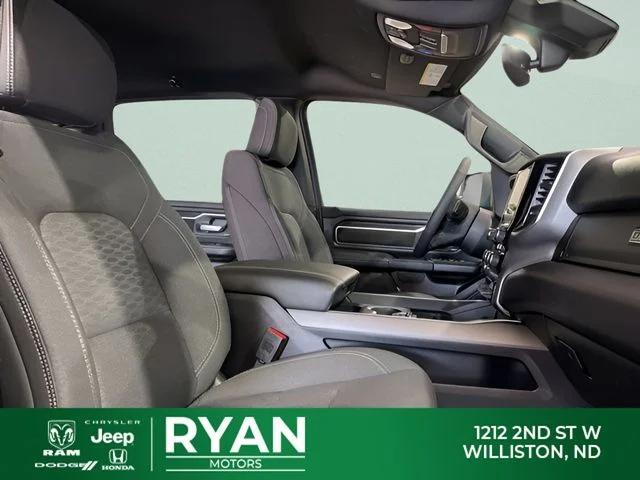 2025 Ram 1500 Big Horn Crew Cab 4x4 5'7" Box