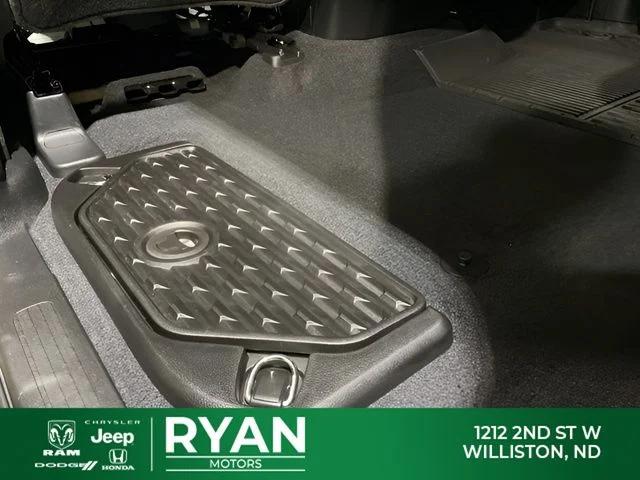 2025 Ram 1500 Big Horn Crew Cab 4x4 5'7" Box