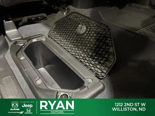 2025 Ram 1500 Big Horn Crew Cab 4x4 5'7" Box