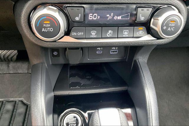 2025 Nissan Versa 1.6 SR