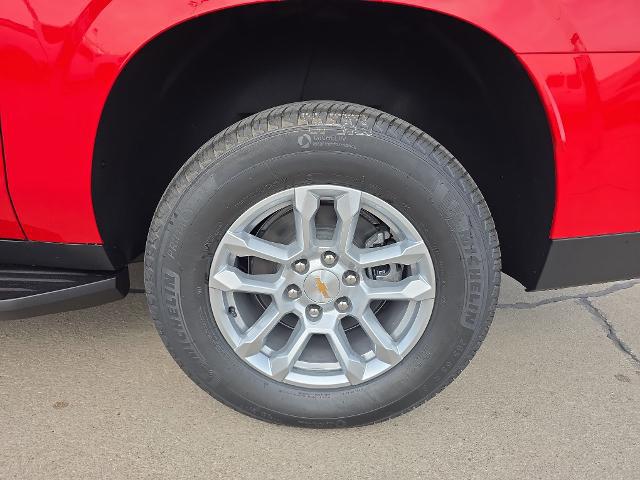 2026 Chevrolet Suburban LT, 4WD