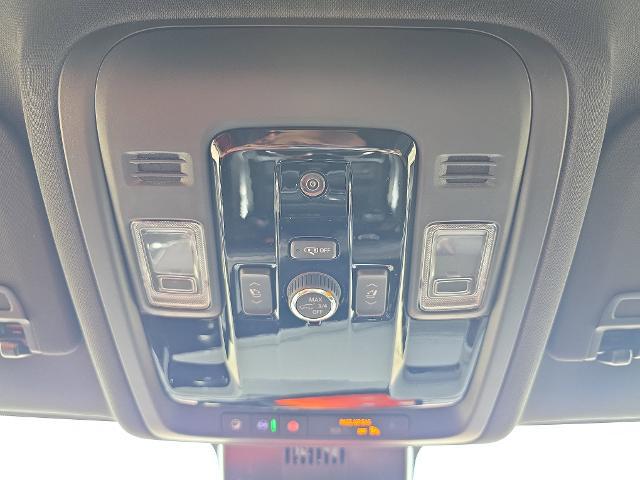 2026 Chevrolet Suburban LT, 4WD