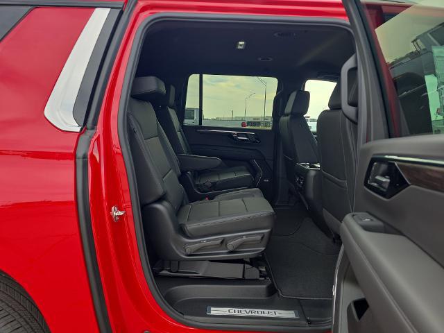 2026 Chevrolet Suburban LT, 4WD