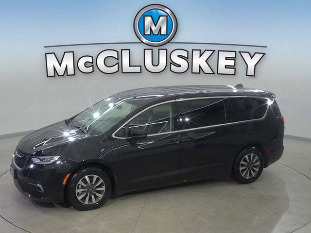 2023 Chrysler Pacifica Hybrid Touring L for sale in Cincinnati, OH