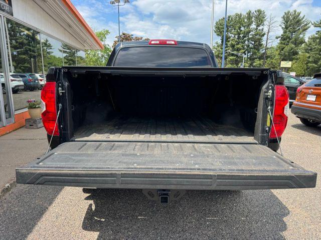 2016 Toyota Tundra SR5 5.7L V8