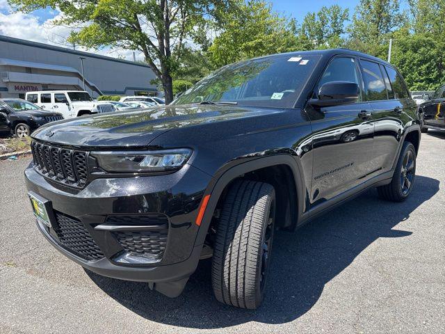 2025 Jeep Grand Cherokee Altitude X 4x4