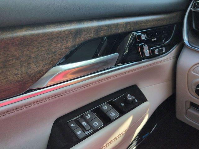 2023 Jeep Grand Wagoneer L Series II 4x4