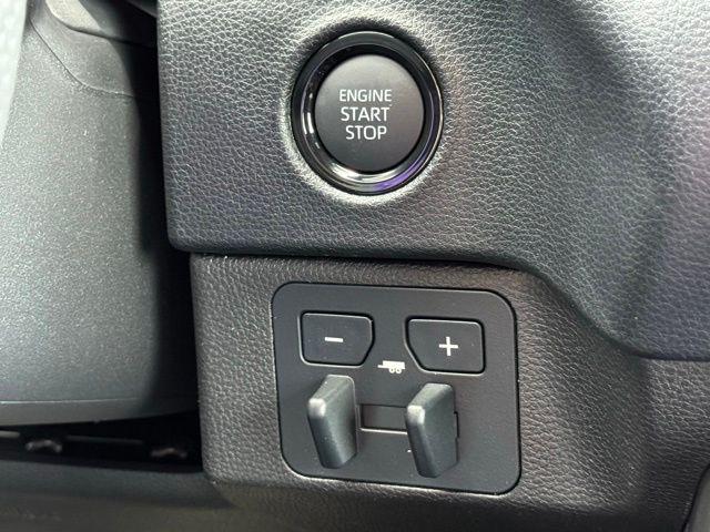 2026 Toyota Tundra SR5 CrewMax 5.5' Bed